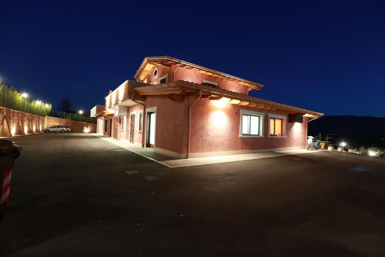 Agriturismo Ciociaro " Il Colle " Hotel Ristorante チェプラーノ エクステリア 写真
