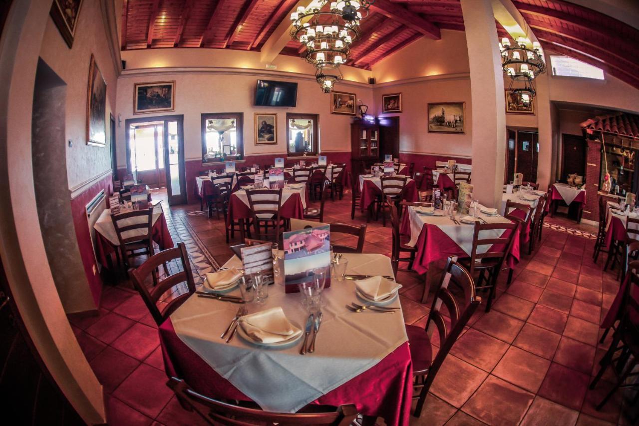 Agriturismo Ciociaro " Il Colle " Hotel Ristorante チェプラーノ エクステリア 写真