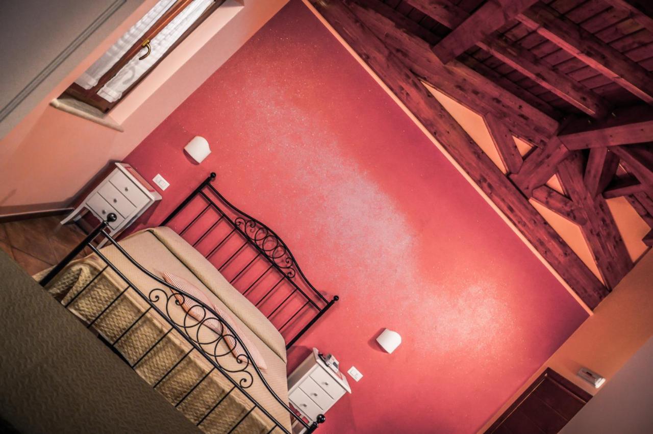 Agriturismo Ciociaro " Il Colle " Hotel Ristorante チェプラーノ エクステリア 写真