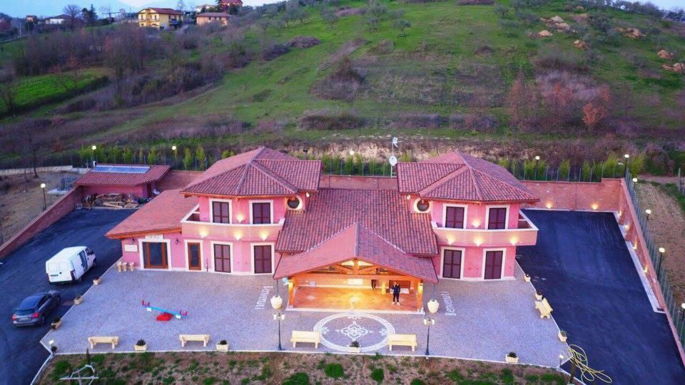 Agriturismo Ciociaro " Il Colle " Hotel Ristorante チェプラーノ エクステリア 写真