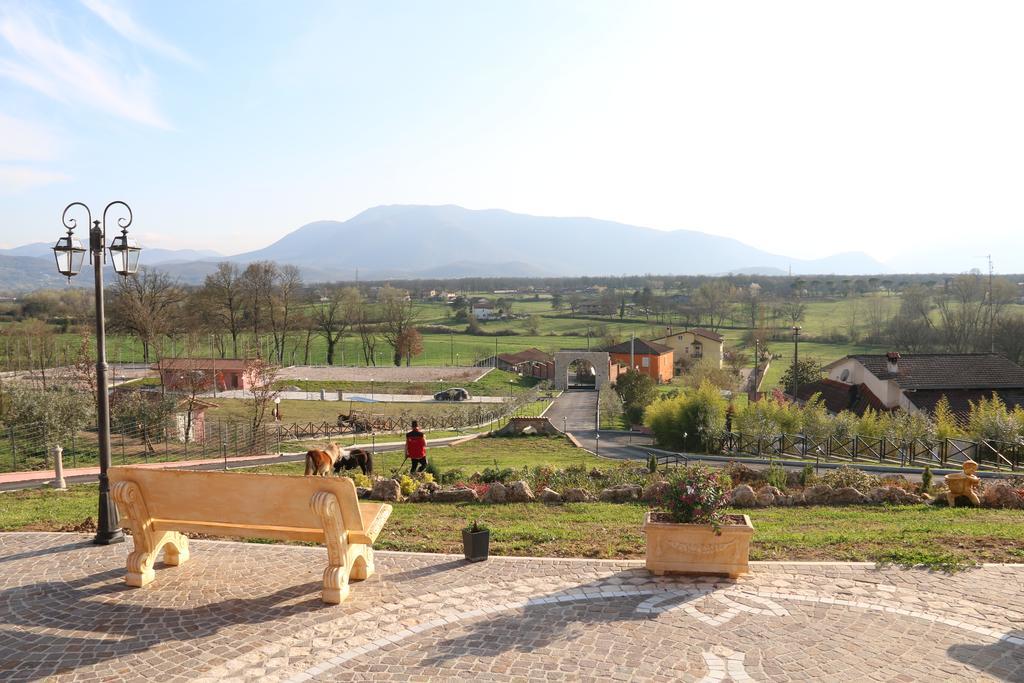 Agriturismo Ciociaro " Il Colle " Hotel Ristorante チェプラーノ エクステリア 写真