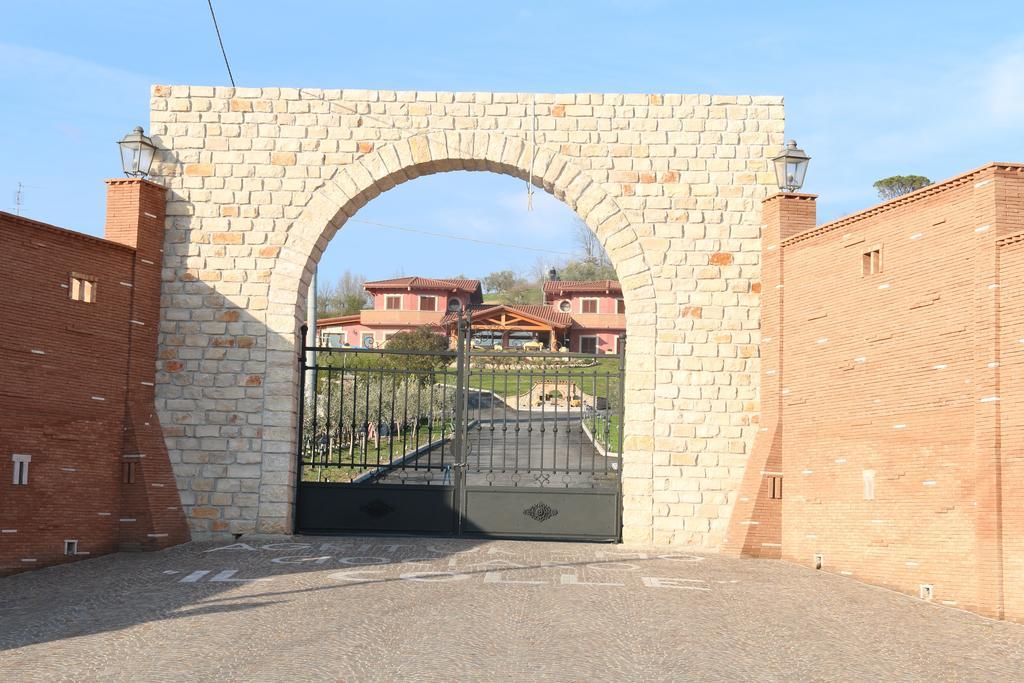 Agriturismo Ciociaro " Il Colle " Hotel Ristorante チェプラーノ エクステリア 写真