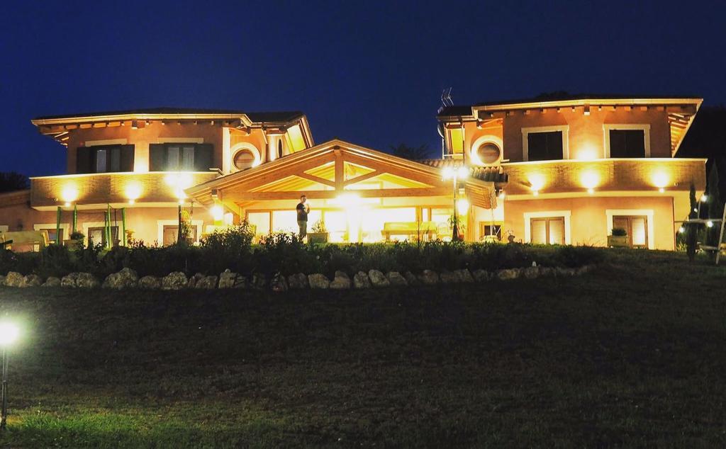 Agriturismo Ciociaro " Il Colle " Hotel Ristorante チェプラーノ エクステリア 写真