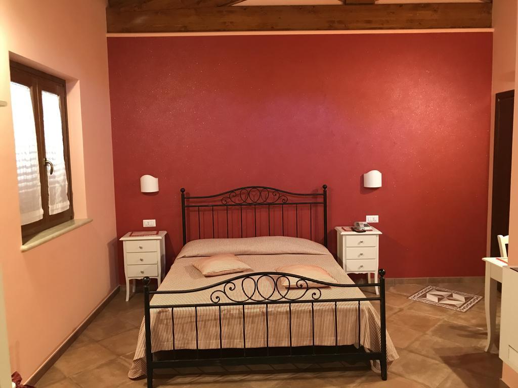 Agriturismo Ciociaro " Il Colle " Hotel Ristorante チェプラーノ エクステリア 写真