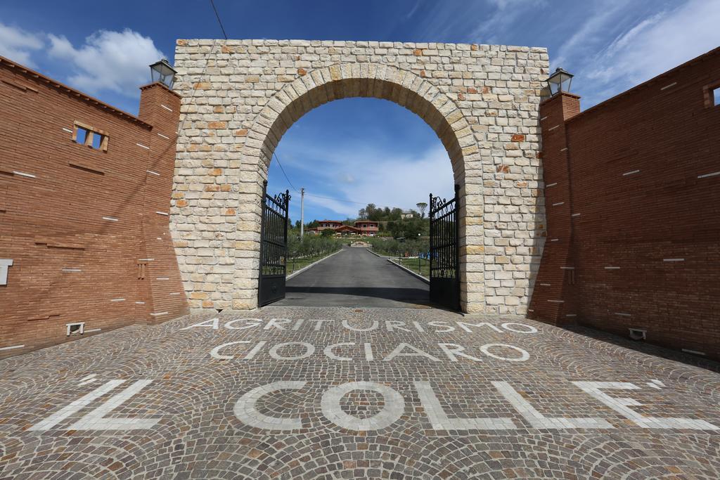 Agriturismo Ciociaro " Il Colle " Hotel Ristorante チェプラーノ エクステリア 写真