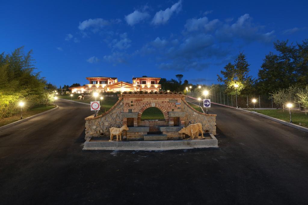 Agriturismo Ciociaro " Il Colle " Hotel Ristorante チェプラーノ エクステリア 写真