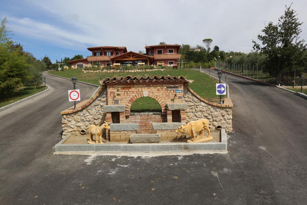 Agriturismo Ciociaro " Il Colle " Hotel Ristorante チェプラーノ エクステリア 写真